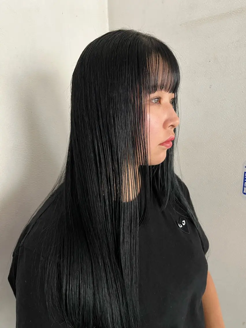 ロング カラー 黒髪 ブルーカラー ブルーブラック 透明感カラー 顔周りカット UMM daichi メンズパーマのヘアスタイル