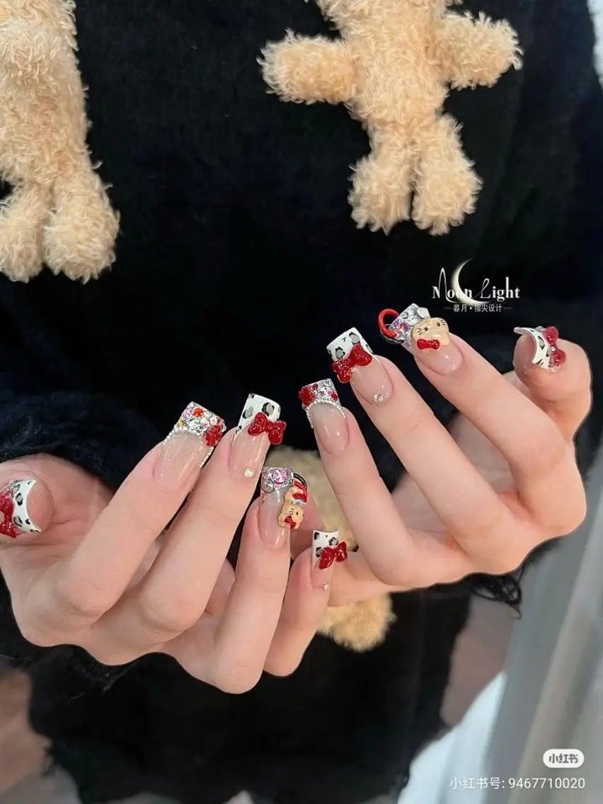 ネイル アートネイル ハロウィン キラキラネイル シンプルネイル ハンドネイル ハンドケア Panda chan Novaのネイルデザイン