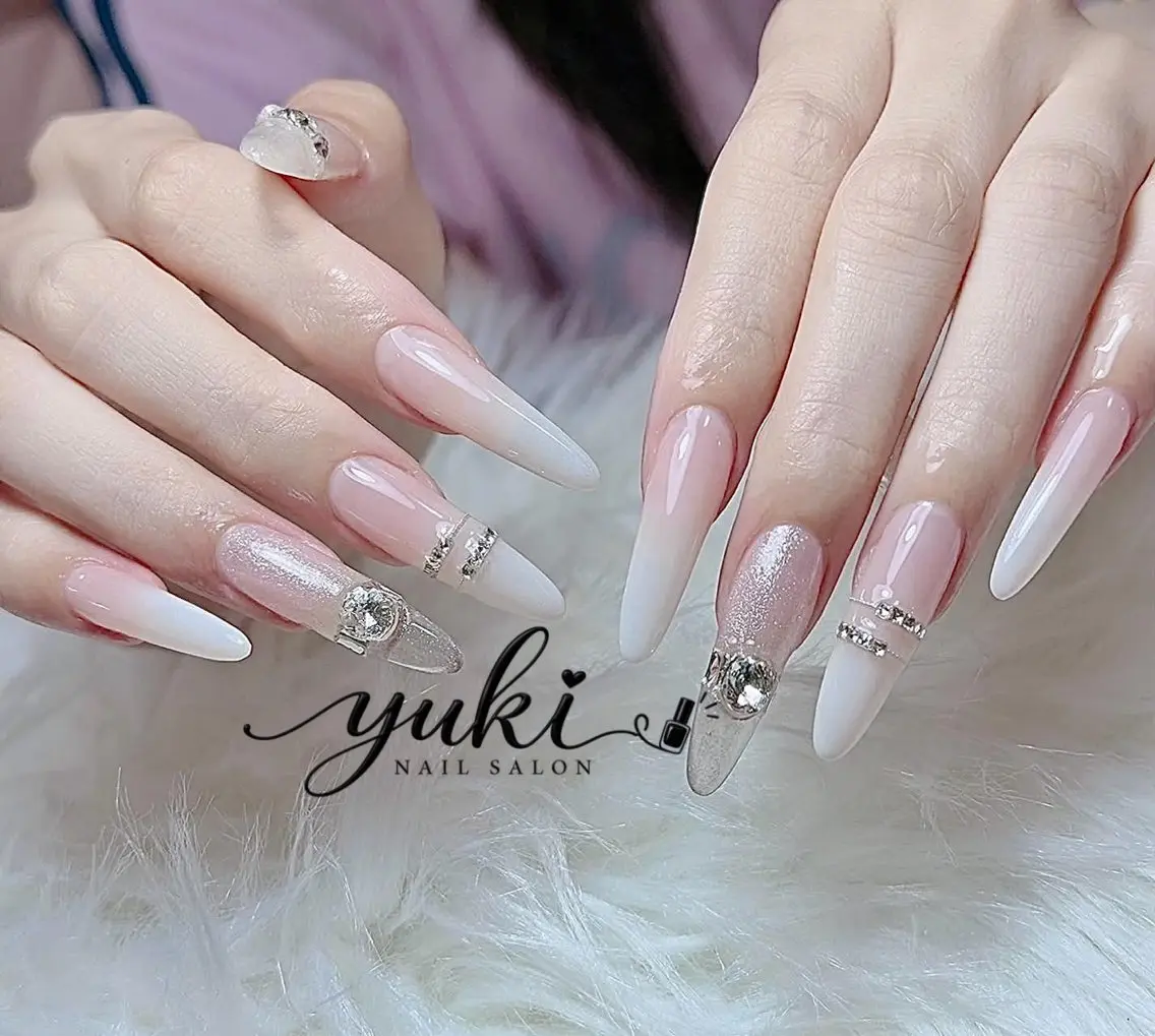 ネイル アートネイル ボルドー フレンチネイル ジェルネイル 氷ネイル・うるうるネイル ハンドネイル Yuki Nailsalonのネイルデザイン