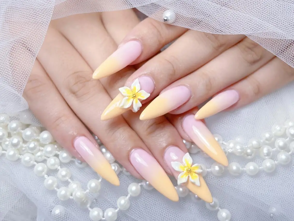 ネイル 🎀Seina 🧚🏻♀️のネイルデザイン