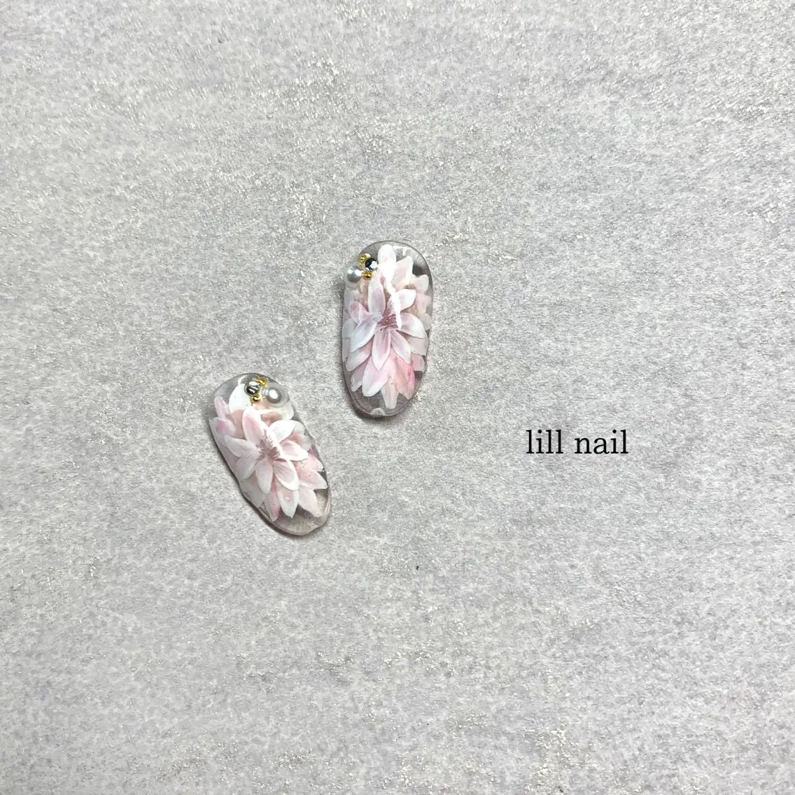 ミディアム pllia beautyのネイルデザイン