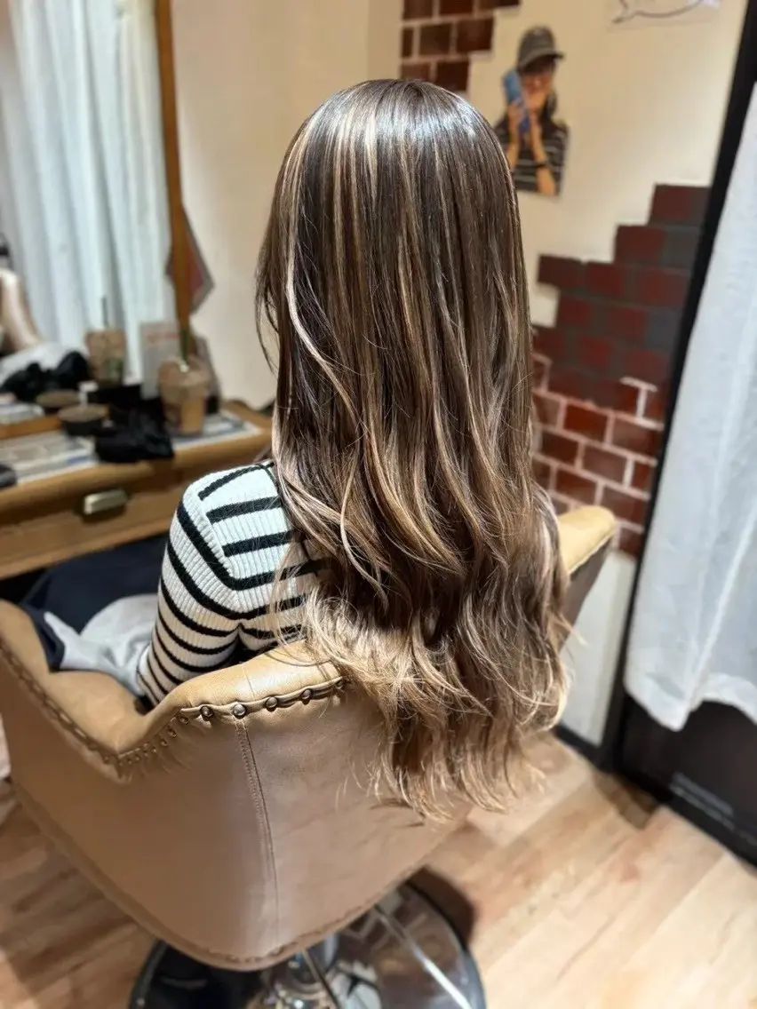 カラー 西村 雪菜のヘアスタイル