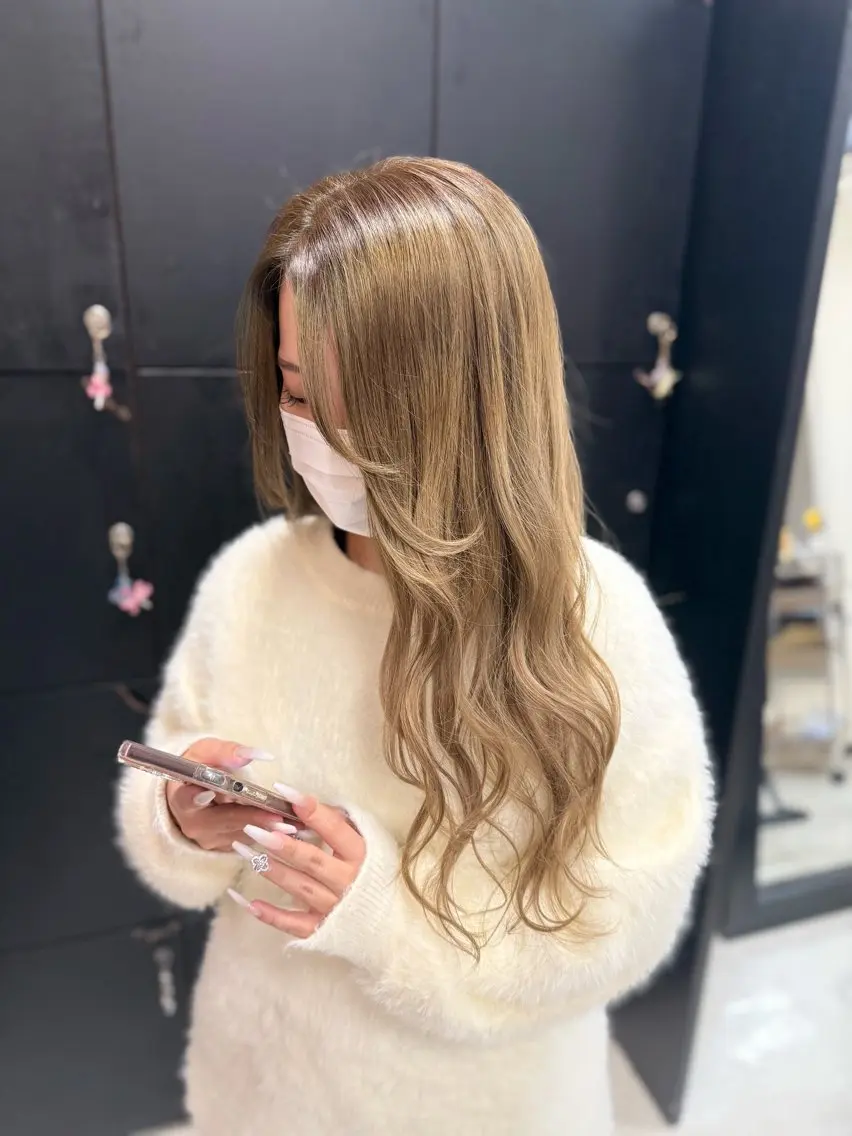 ロング カラー バレイヤージュ ベージュカラー ブリーチ ケアブリーチ ダブルカラー ヘアカラー トリートメント ブリーチの神 KYONのその他イメージ