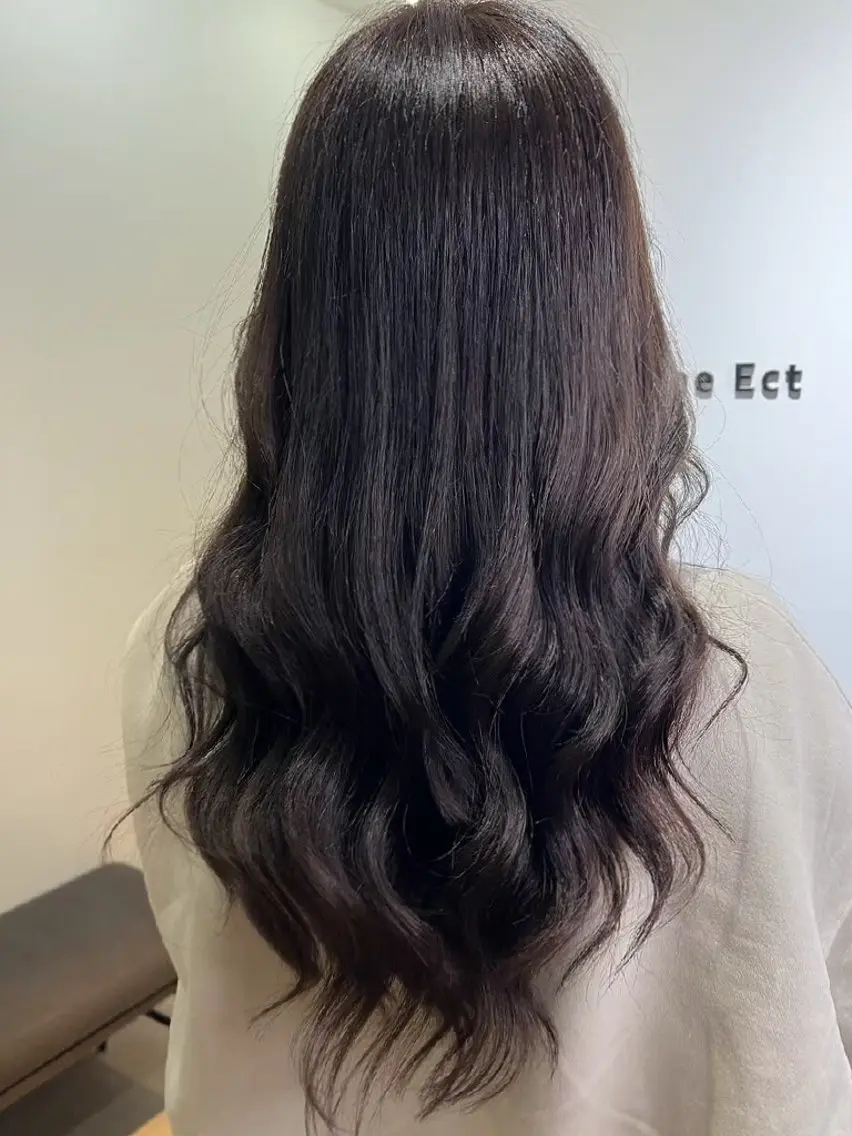 カラー 江坂 misaki のヘアスタイル