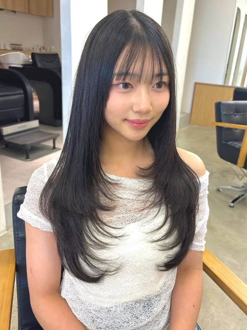 ロング 学生 レイヤーカット vince gio 彩織のヘアスタイル