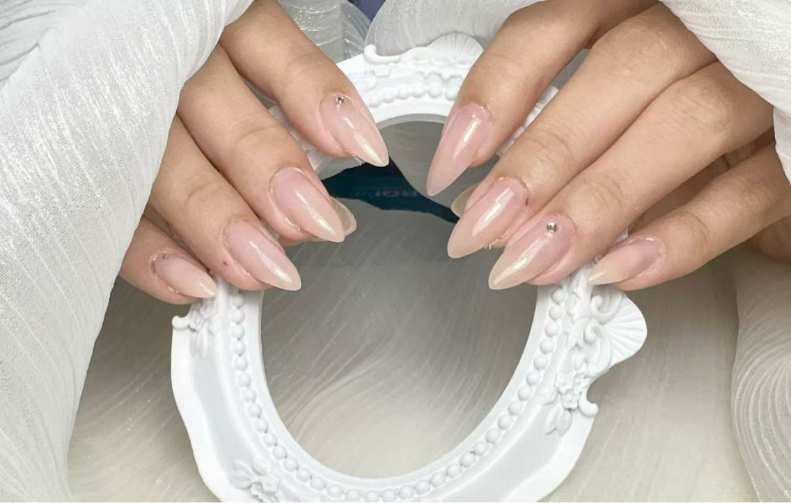 ネイル みゆ🐰 Gloss nailのネイルデザイン