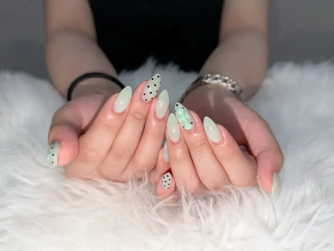 ネイル ハンドネイル BERA NAILSのネイルデザイン