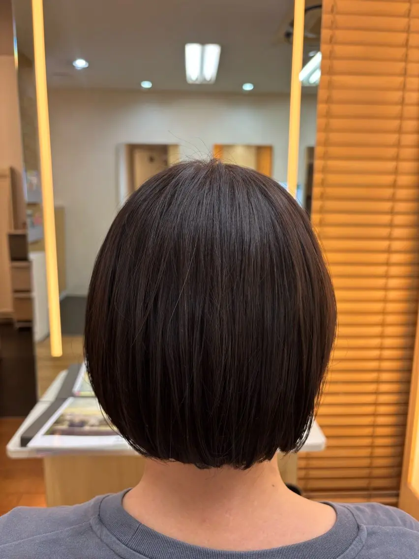 ショート ボブ 顔まわりレイヤー 顔周りカット レイヤーカット 小顔カット カット 植野 陽菜のヘアスタイル