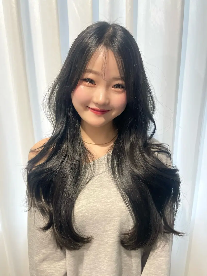 ロング カラー ブリーチ 透明感カラー グレージュ ブリーチなしカラー オリーブグレージュ Kana 艶カラー透明感カラーのヘアスタイル