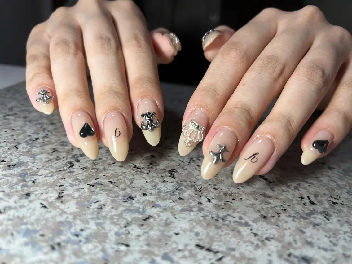 ネイル ハンドネイル nailroom‪ sb‪‪𓈒𓂂𓏸のネイルデザイン