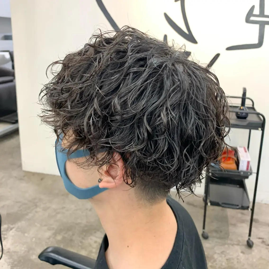 ショート パーマ メンズ メンズパーマ スパイラルパーマ カット パーマ メンズ特化美容師/ 藤戸 椋のヘアスタイル