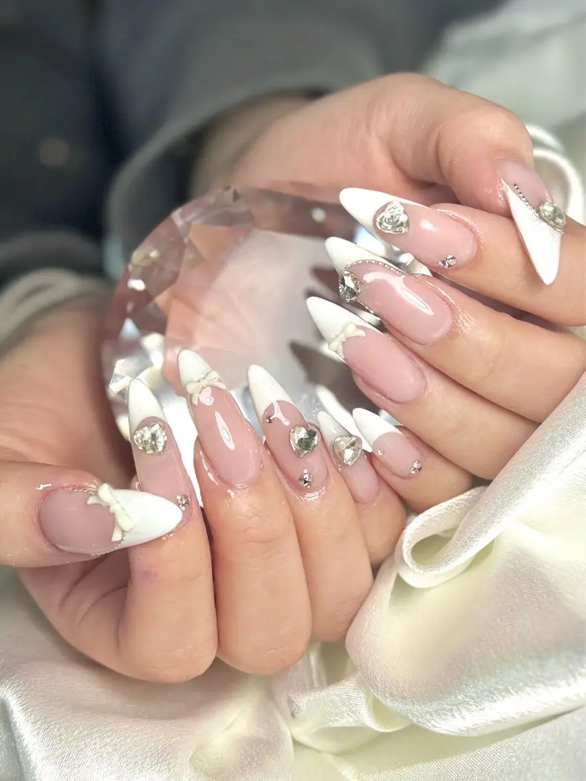 ネイル ハンドネイル ルシイ🎀新宿長さ 出しパーツ専門店のネイルデザイン