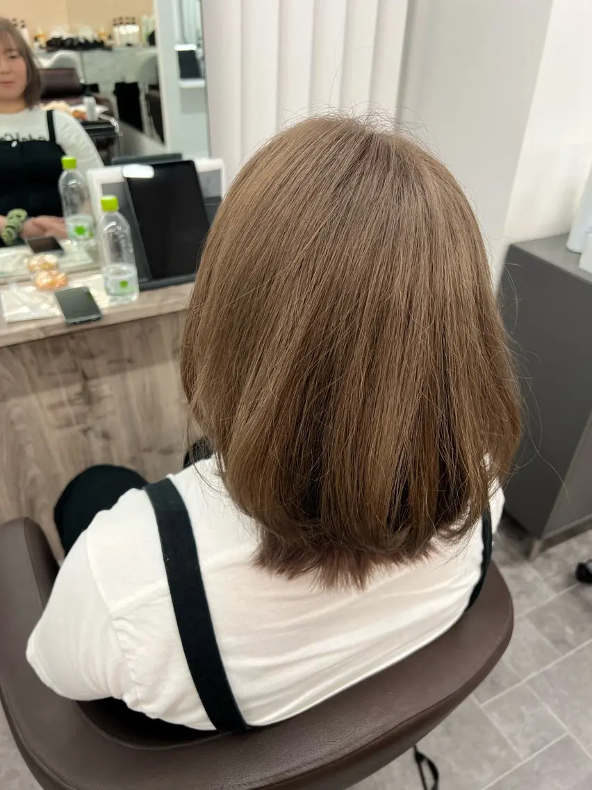 カラー ベージュカラー 透明感カラー ミルクティーベージュ あやの/ Jr.スタイリストのヘアスタイル