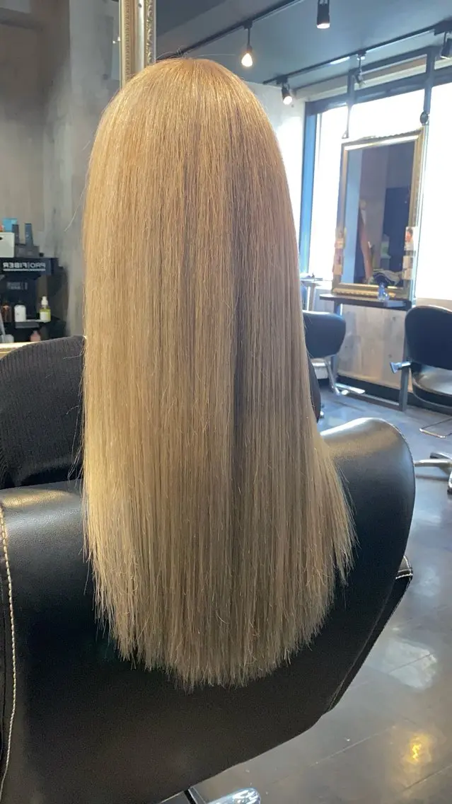 ロング 縮毛矯正 デザインカラー⭐️ Yamauchiのヘアスタイル