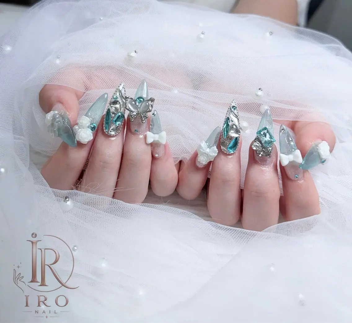 ネイル ハンドネイル IRO Nail Studioのネイルデザイン