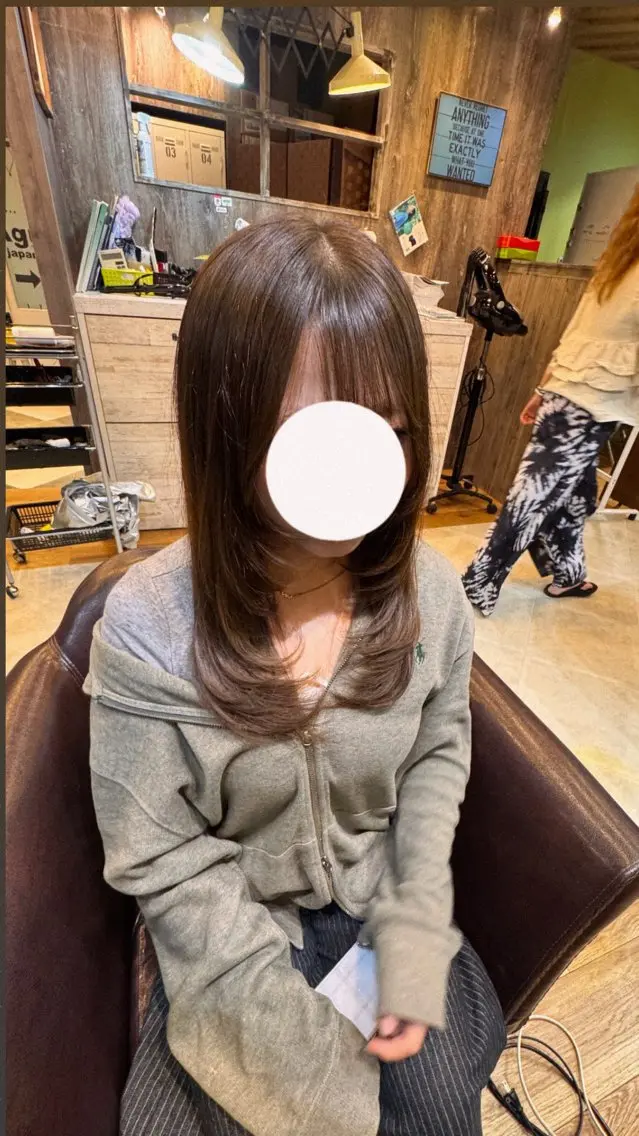 セミロング カラー 久保田 琉菜のヘアスタイル