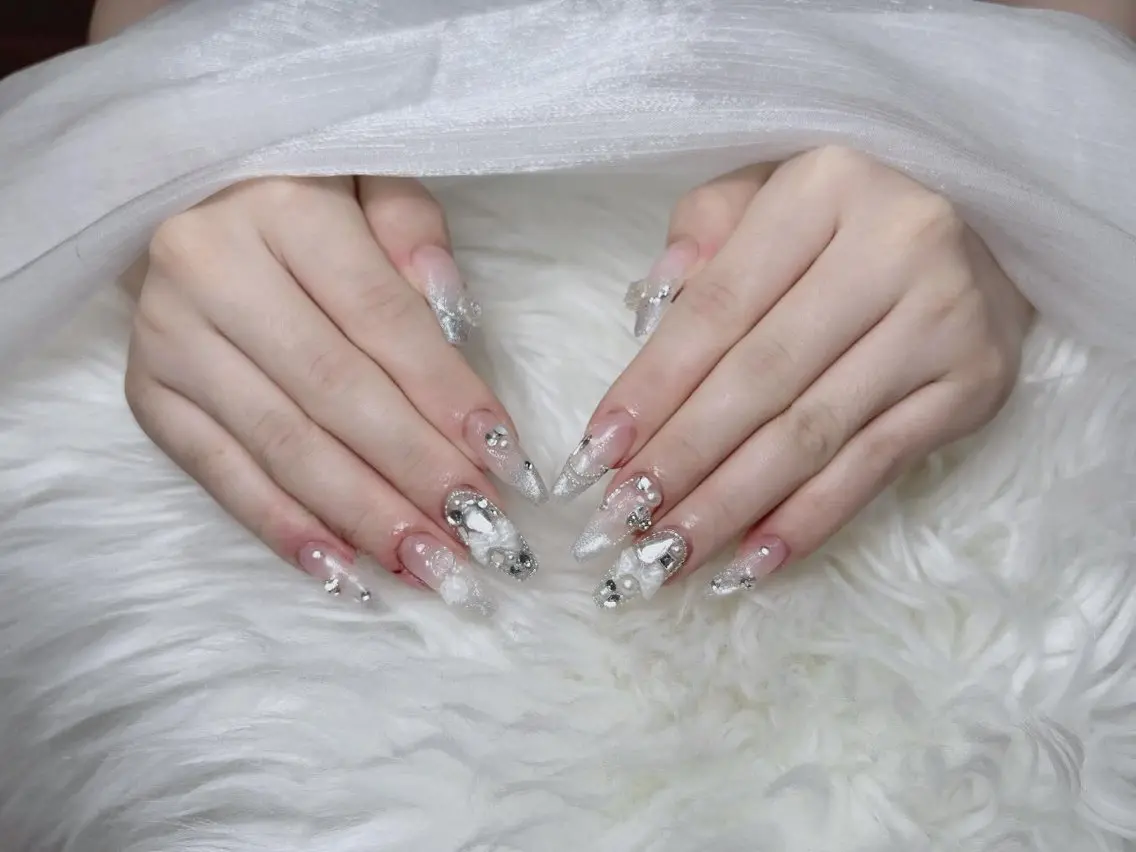 ネイル グラデーション 韓国ネイル マグネットネイル ニュアンスネイル オフィスネイル ハンドネイル Hana Rose Nailのネイルデザイン