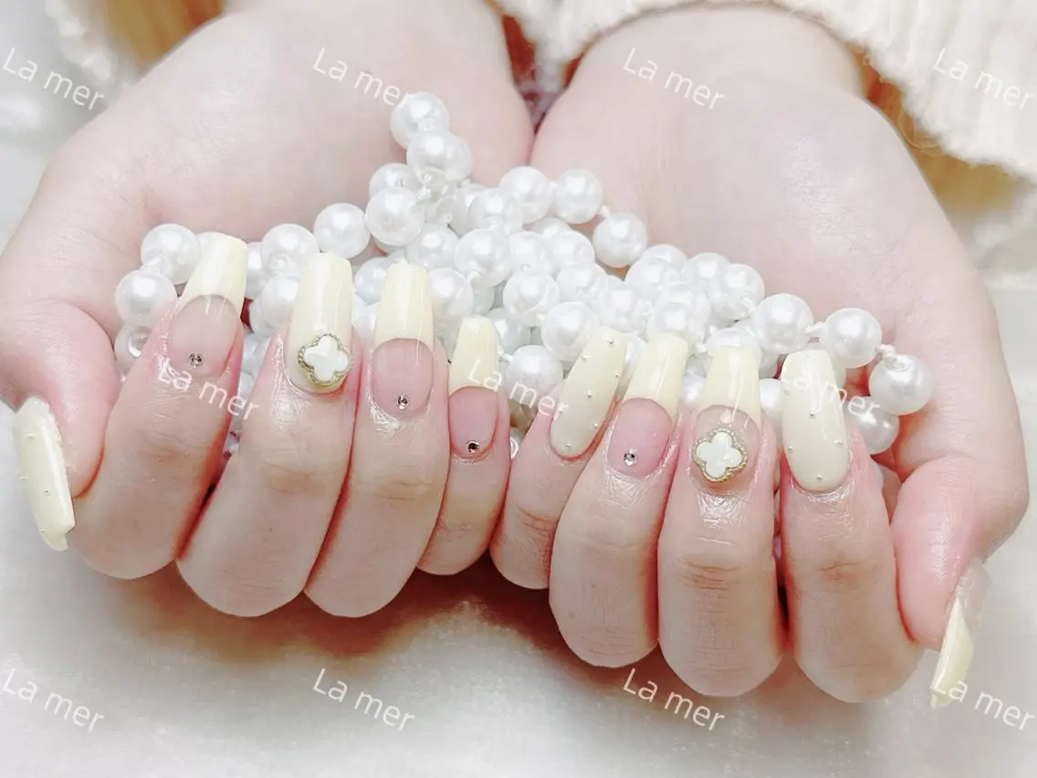 ネイル 🌻 Momoko_のネイルデザイン
