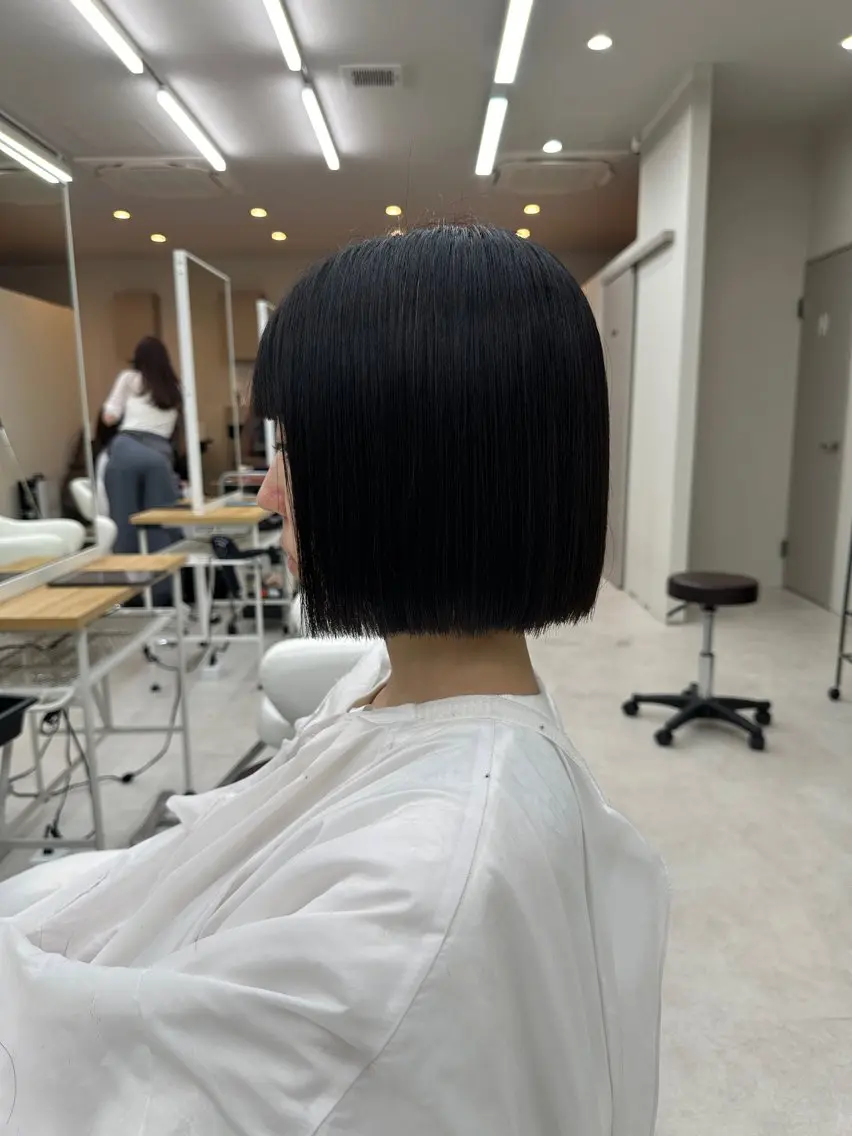 ショート ボブ 丸山 心 / 艶カラーのヘアスタイル