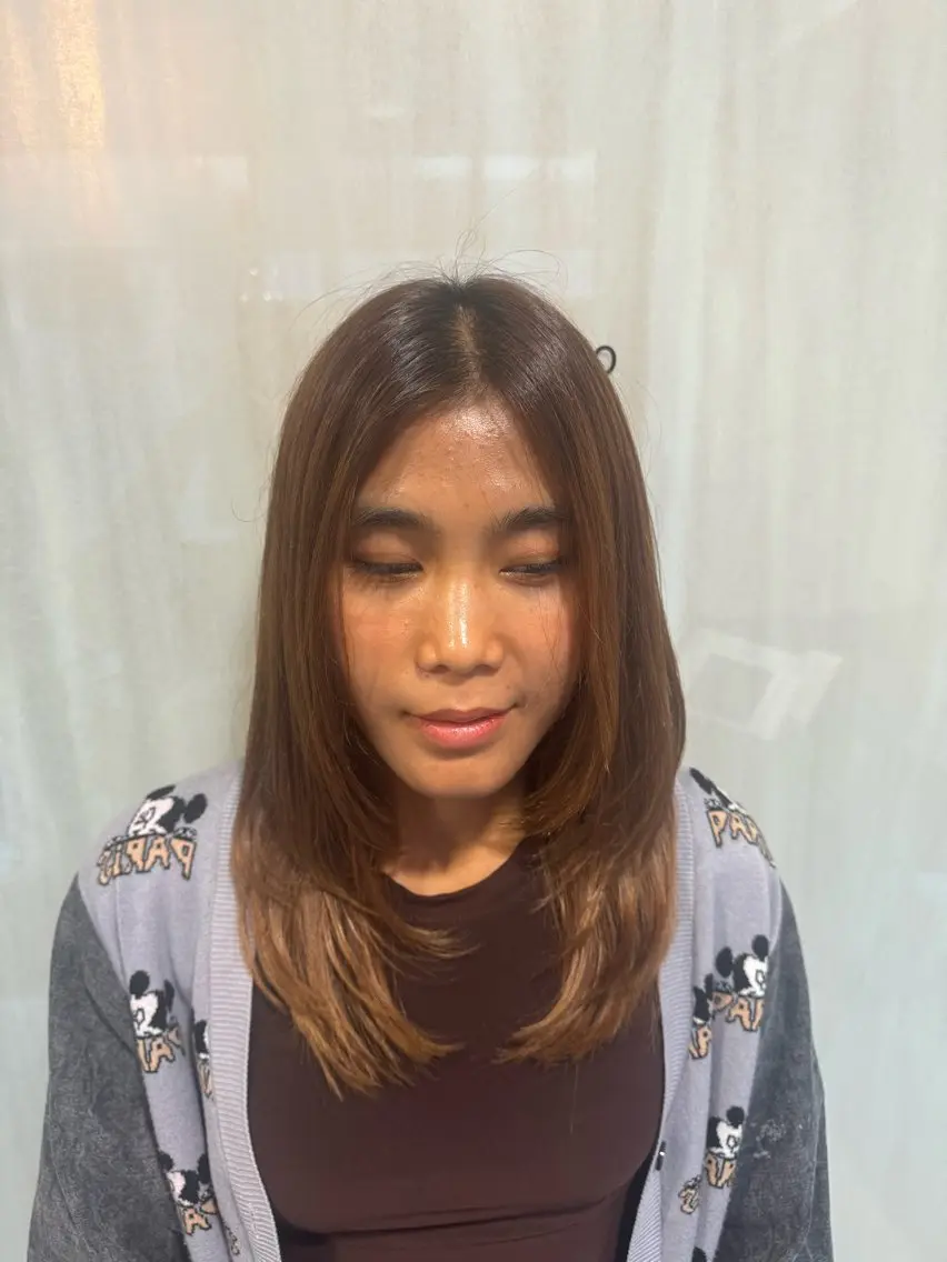 ミディアム 顔周りカット レイヤーカット 和田 真由子のヘアスタイル