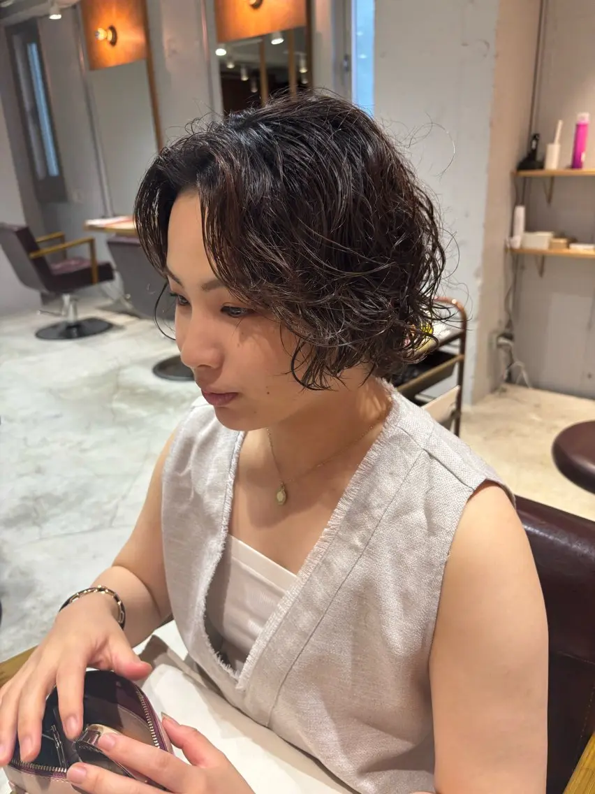 ショート カラー パーマ カット ヘアカラー パーマ トリートメント mei｜顔まわり ×透明感カラーのヘアスタイル