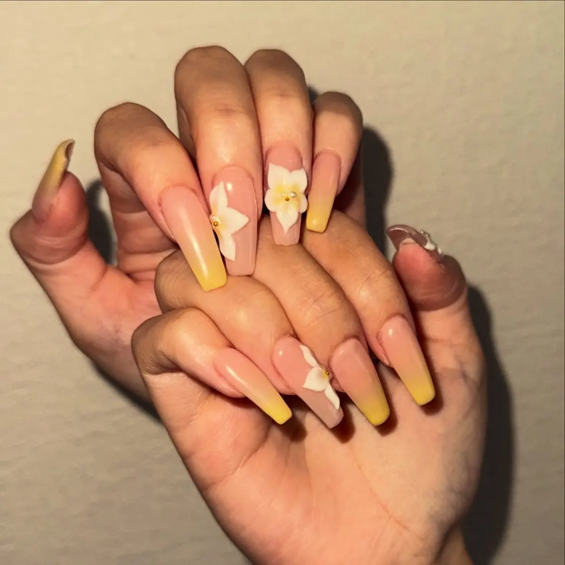 ネイル フラワーネイル 黄色 AZNAIL matsudaのネイルデザイン