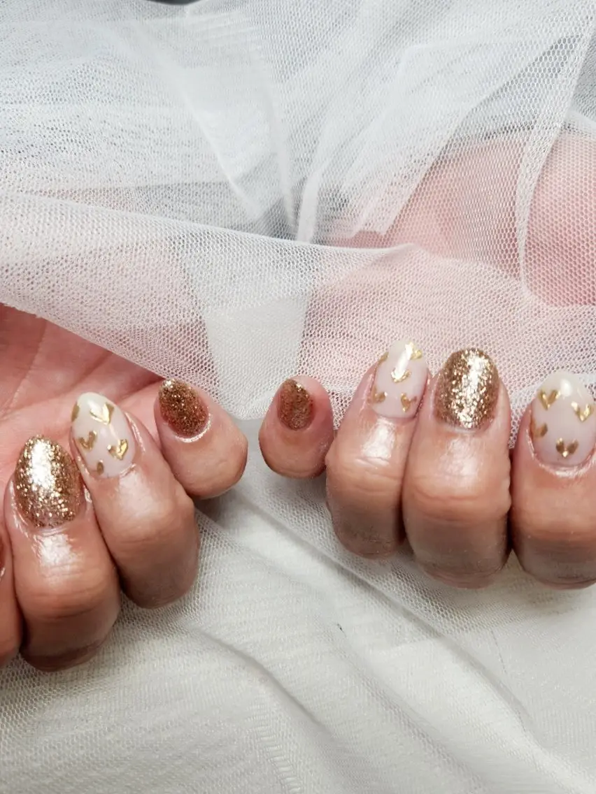 ネイル ゴールド ハート キラキラネイル 韓国ネイル ミラーネイル Nailroom3  古屋のネイルデザイン