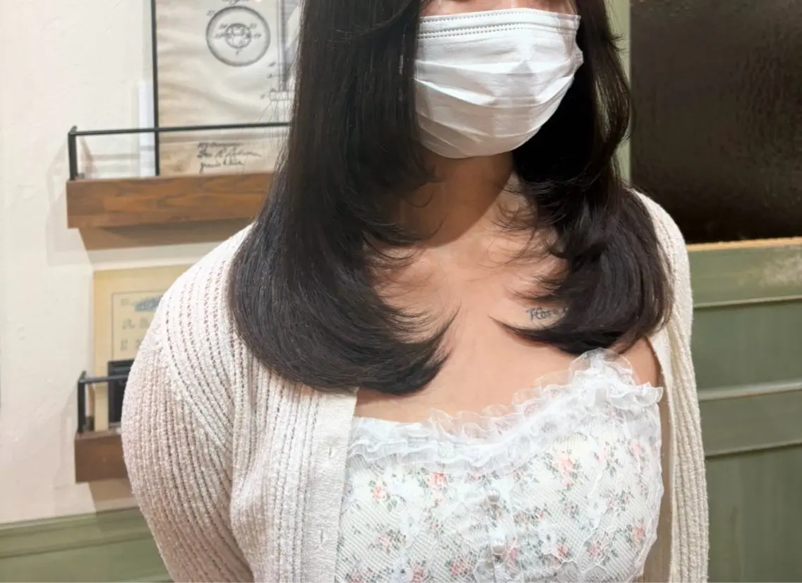 セミロング 顔周りカット レイヤーカット 似合わせカット カット/ハイトーン まなみ🤍のヘアスタイル