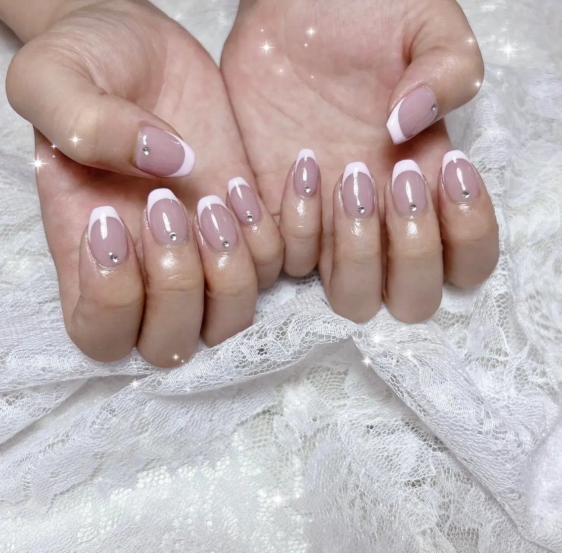 ネイル フレンチネイル ピンク ハンドネイル FLARE NAIL フレアネイルのネイルデザイン