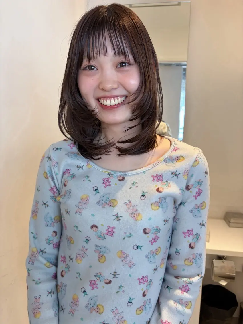ミディアム カラー 透明感カラー グレージュ ラベンダーカラー ラベンダーグレージュ ラベンダーグレー カット ヘアカラー Luca🟠 透明感カラーのヘアスタイル