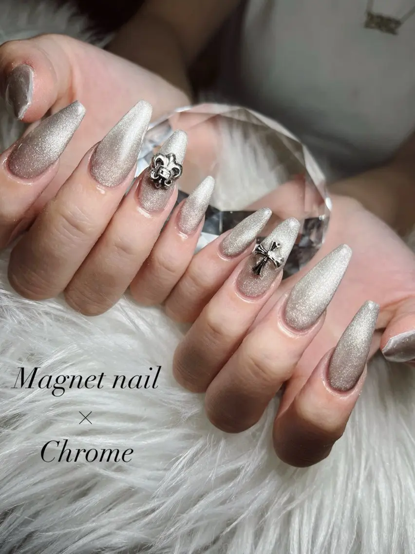 ネイル マグネットネイル nailsalon Renardkのネイルデザイン
