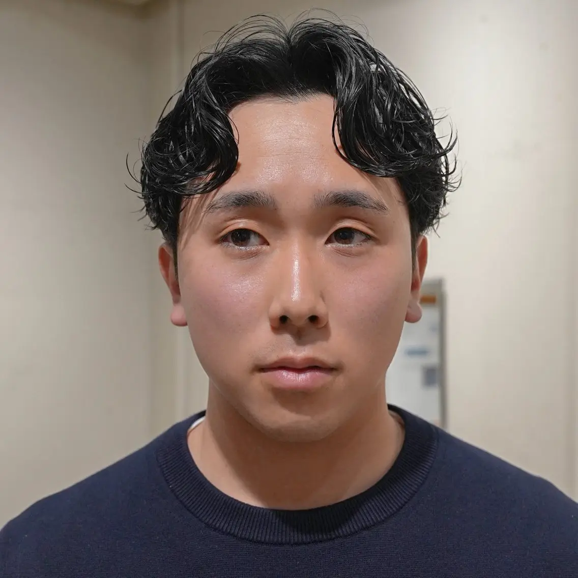 パーマ メンズ センターパート フェザーパーマ メンズパーマ メンズショート 刈り上げ カット パーマ メンズカット|パーマ 💇🏻武藤龍之介のヘアスタイル