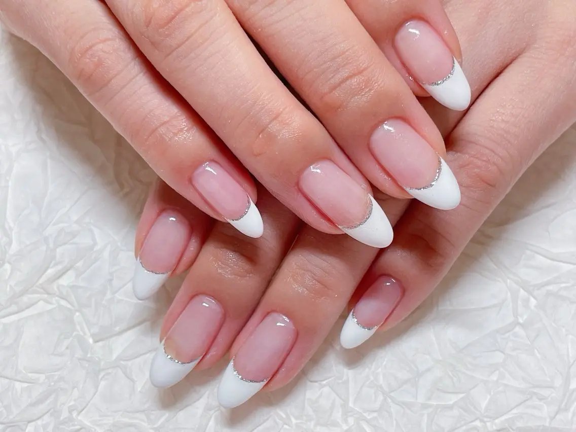 ネイル フレンチネイル ラメ(グリッター) ハンドネイル ハンドケア 💫ゆか_ Nailartistのネイルデザイン