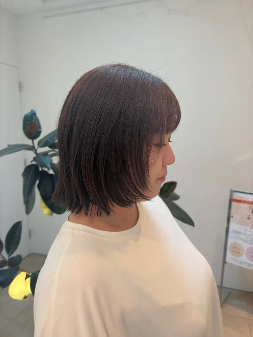 ミディアム 本木 彩音のヘアスタイル