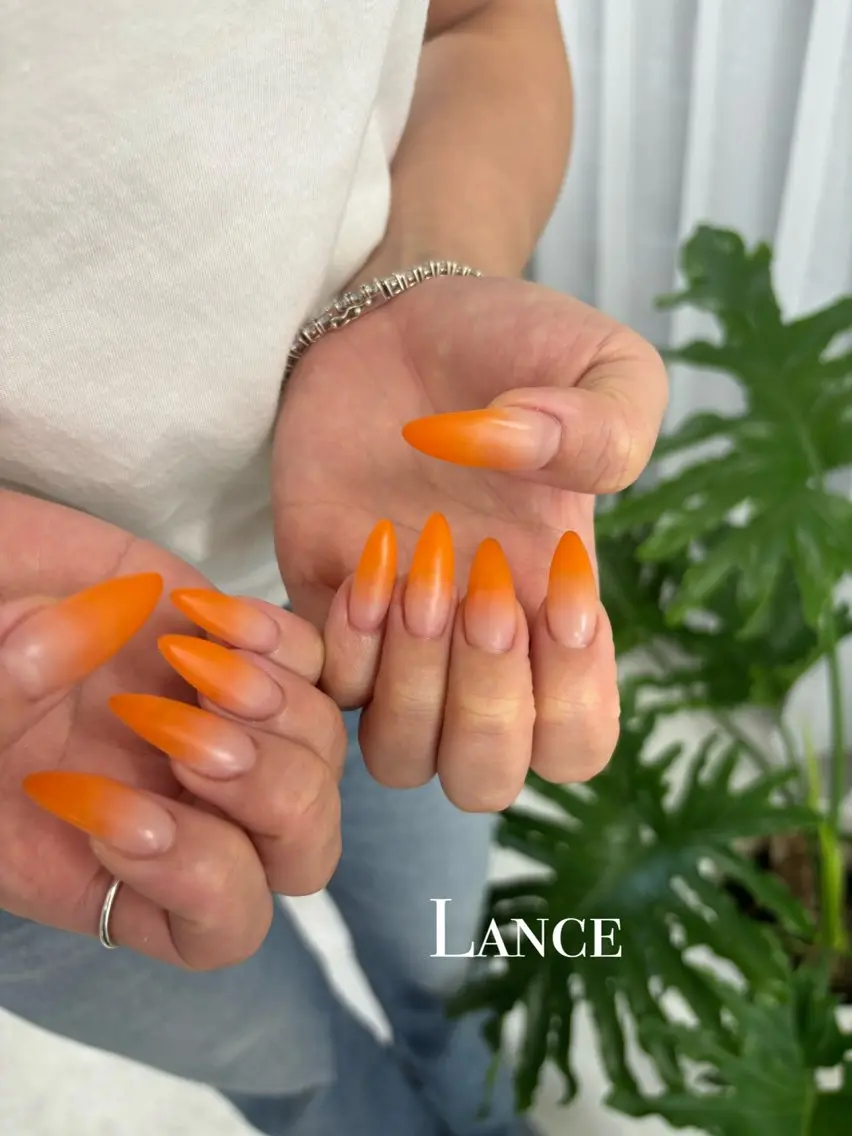 ネイル オーロラネイル フットネイル 氷ネイル・うるうるネイル キラキラネイル 韓国ネイル ハンドネイル Lance nailのネイルデザイン