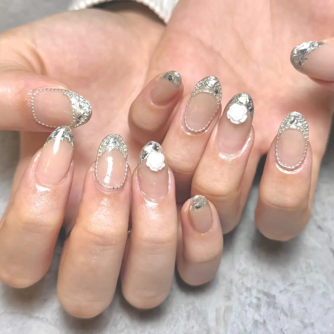 ネイル フレンチネイル ガーリー ガラスフレンチ キラキラネイル ワンホンネイル ハンドネイル lillion karenのネイルデザイン