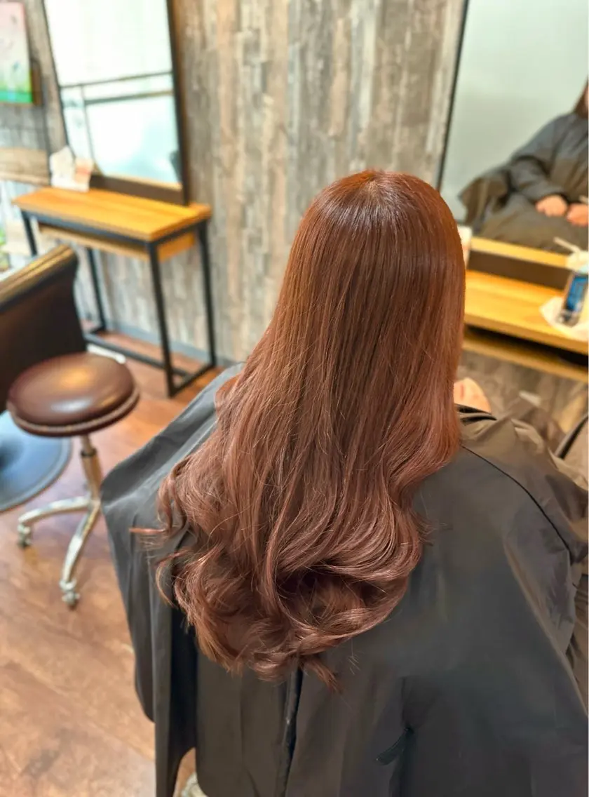ロング カラー ベージュカラー ピンクカラー ピンクベージュ カット ヘアカラー Luzir⭐︎ GEN⭐︎のヘアスタイル