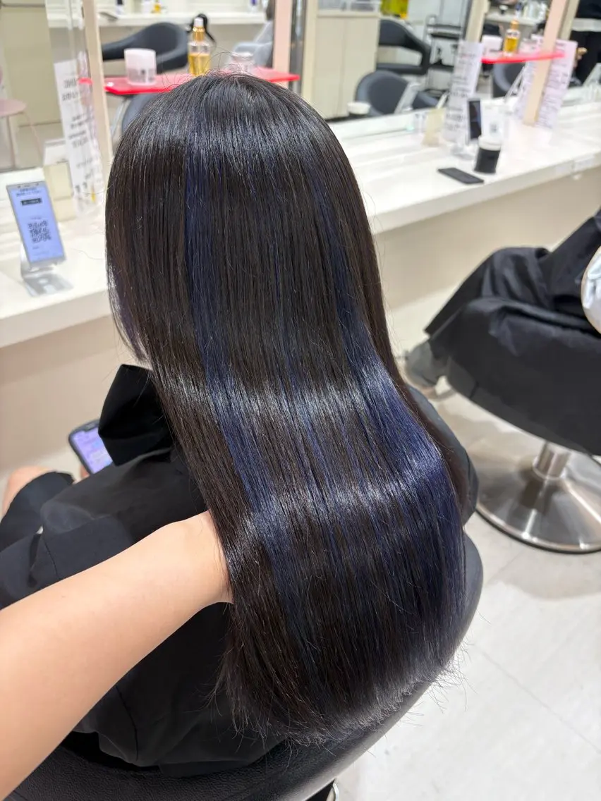 セミロング カラー ヘアアレンジ ヘアカラー 💟RINNA 艶カラー💟のヘアスタイル