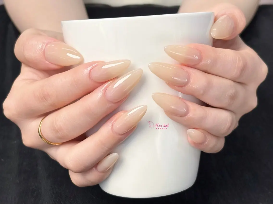 ネイル 桜ネイル 長さ出し フラワーネイル フレンチネイル ジェルネイル ハンドネイル ACon NailSalonのネイルデザイン