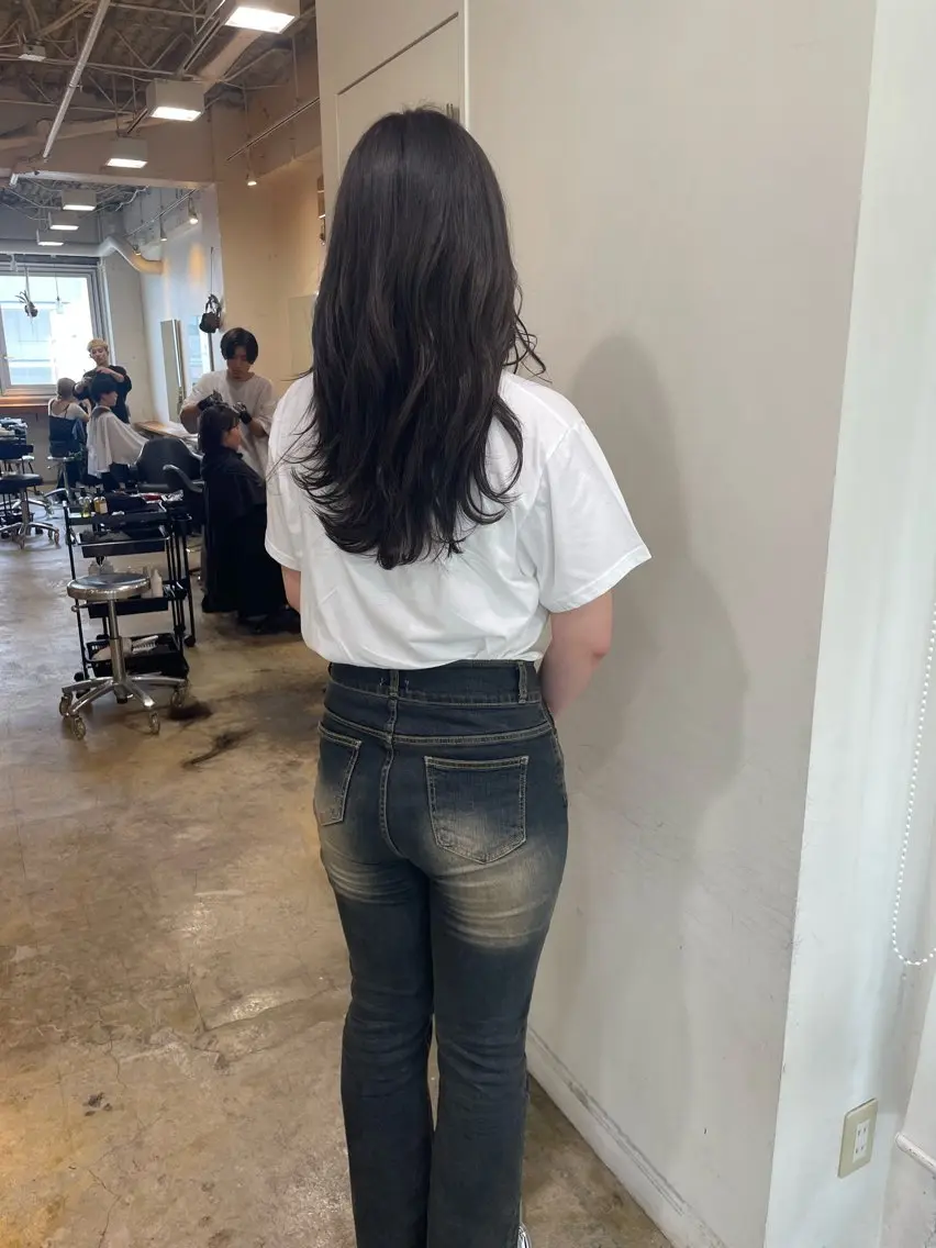 ロング カラー グレージュ カット ヘアカラー トリートメント MIOベージュカラー 柔らかいカラーのヘアスタイル