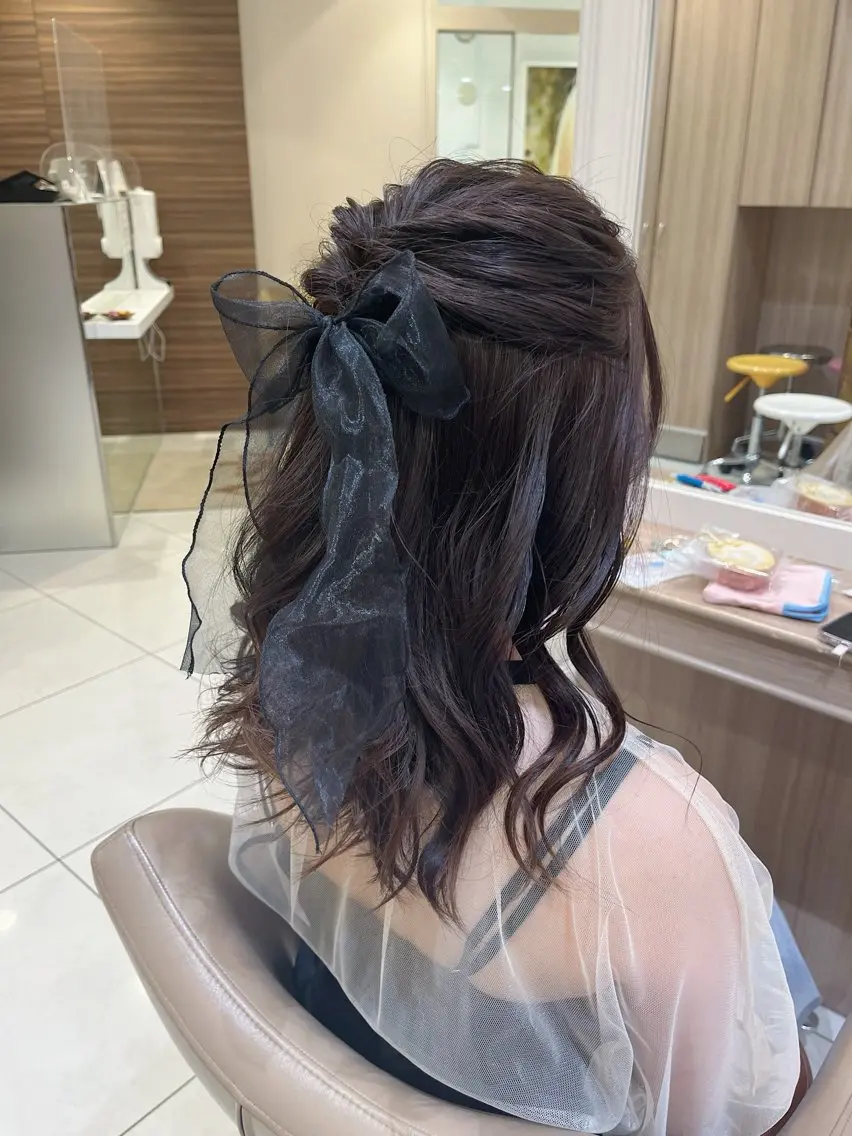 ヘアアレンジ ハイトーンカラー☁️ 西條 楓花のヘアスタイル