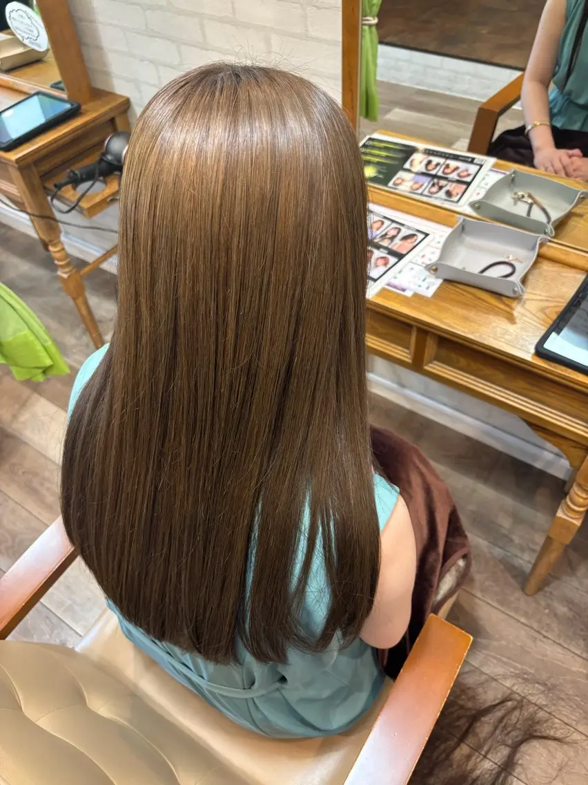 ロング カラー 透明感カラー オリーブカラー カット ヘアカラー NAHO Jrスタイリスト🍀のヘアスタイル