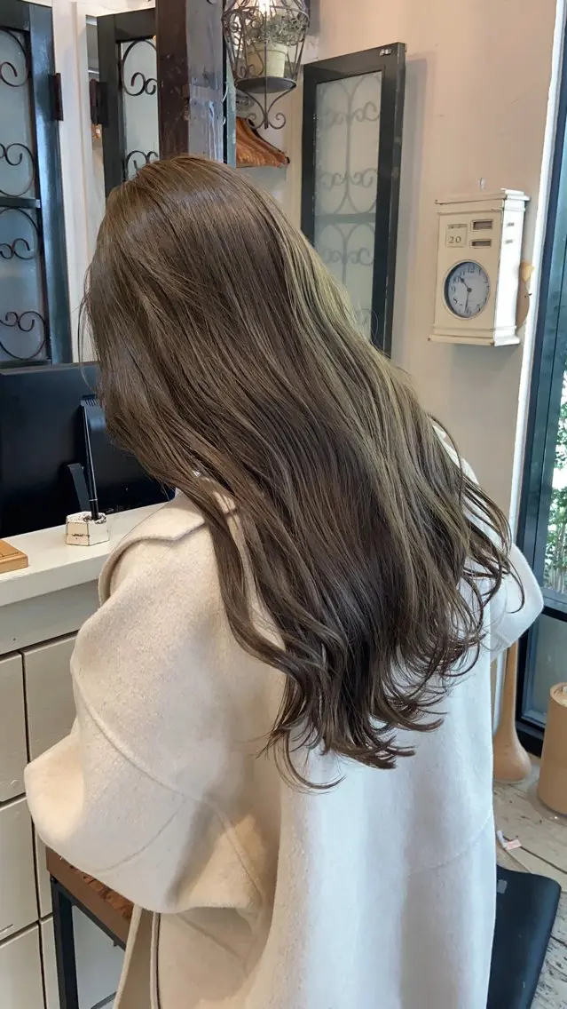 ロング カラー ベージュカラー オリーブベージュ ダメージレス美容師 🌱水島侑理のヘアスタイル