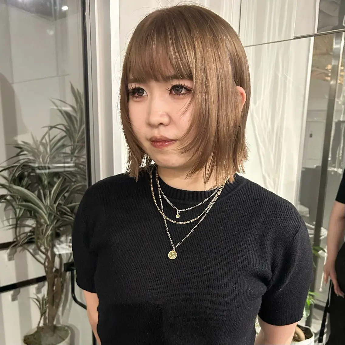 ショート カラー ベージュカラー ボブ 顔周りカット レイヤーカット ヘアカラー 雛乃 ヒナノのヘアスタイル