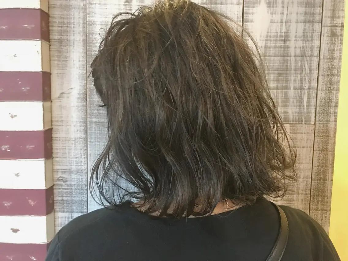 ミディアム カット ヘアカラー トリートメント 亀井 崇之のヘアスタイル