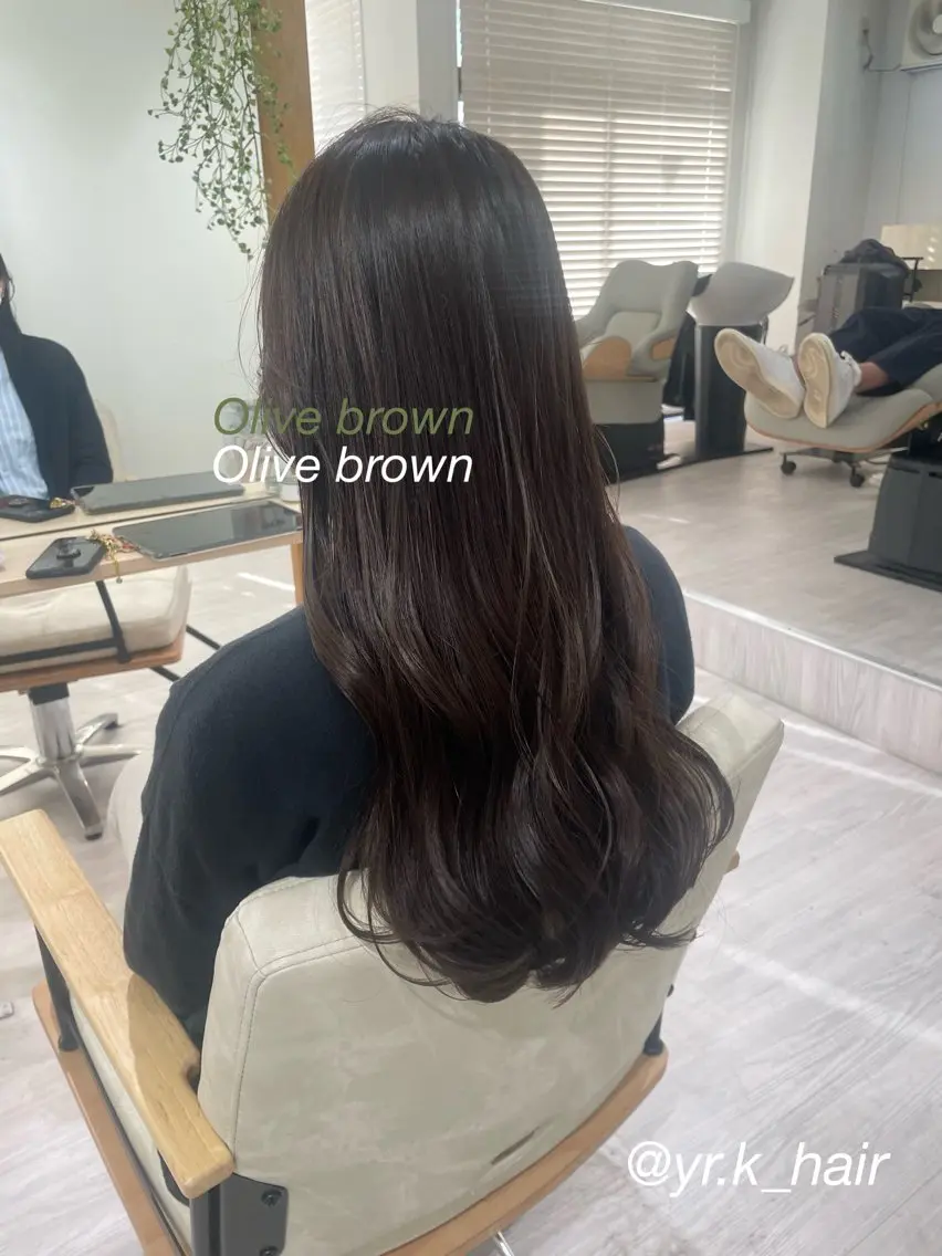 ロング カラー ブラウンカラー オリーブブラウン 赤味消し.髪質改善 🌿𝘠𝘜𝘙𝘐のヘアスタイル