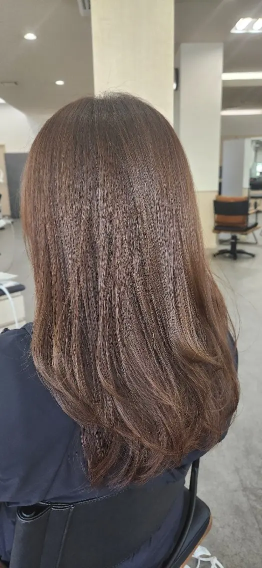 カラー セミロング ベージュカラー 髪質改善 レイヤーカット トリートメント 安達まい/ インナーカラー◎のヘアスタイル