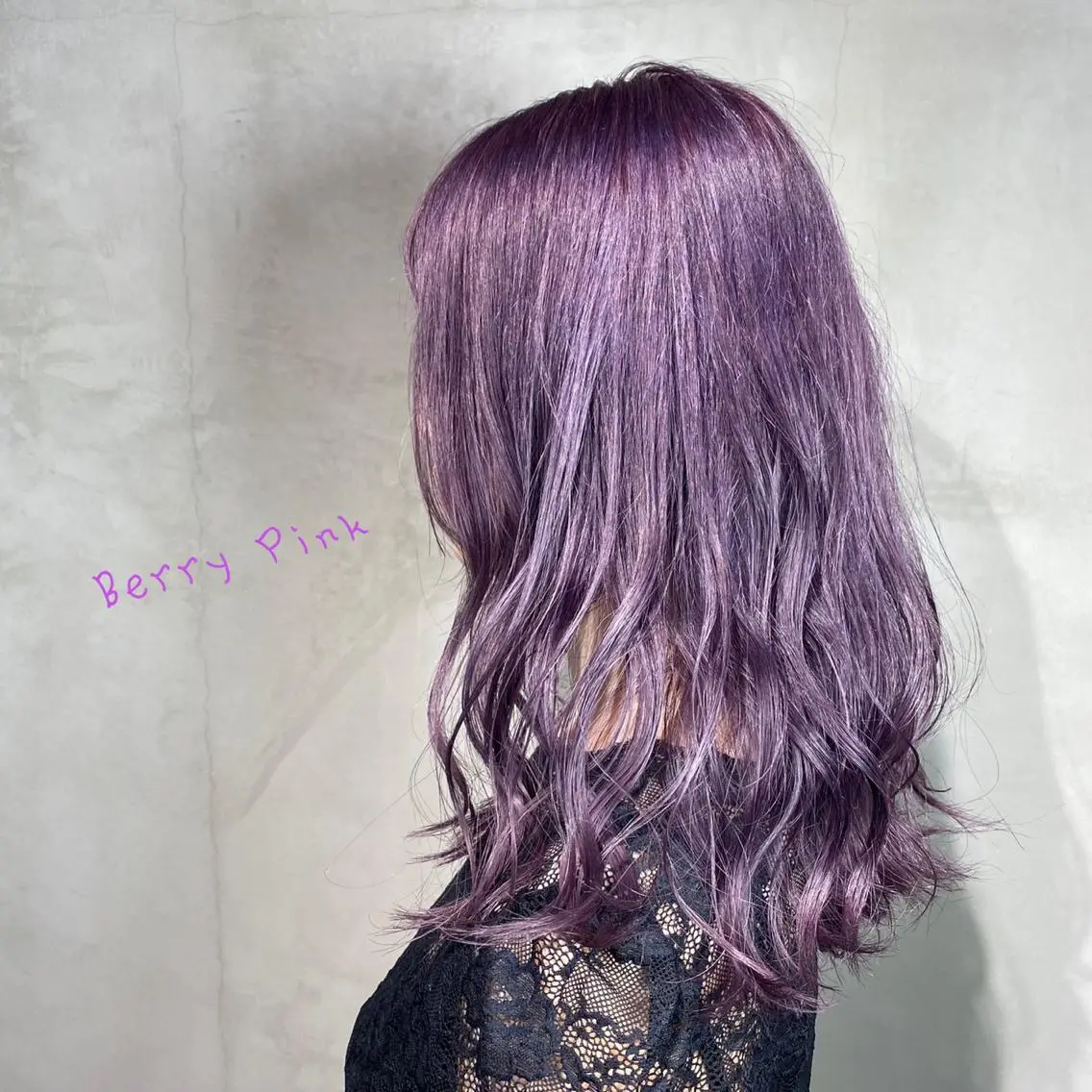 セミロング 寄主 洸雅のヘアスタイル