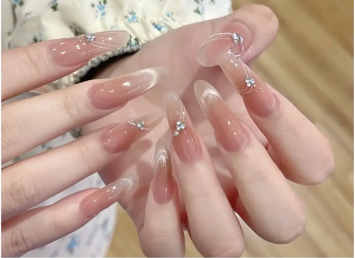 ネイル アートネイル オーロラネイル チークネイル フレンチネイル ガラスフレンチ 🎀🎀YooLi Nail Salonのネイルデザイン