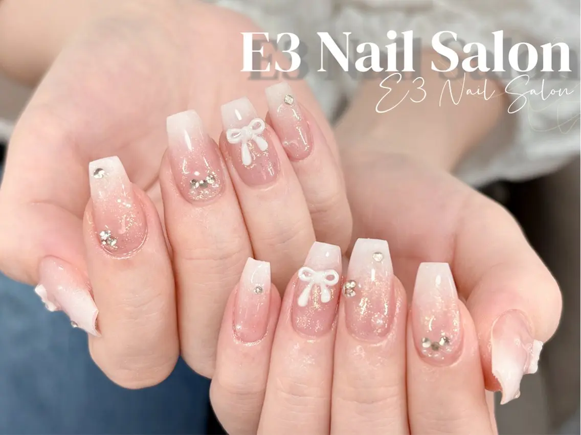 ネイル 桜ネイル フレンチネイル ジェルネイル ガラスフレンチ グラデーション ハンドネイル E3 Nail Salonのネイルデザイン